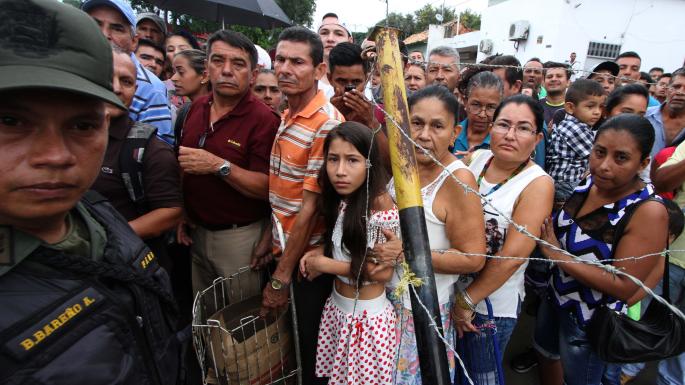 Venezuelan Migrants Crossing to Brazil